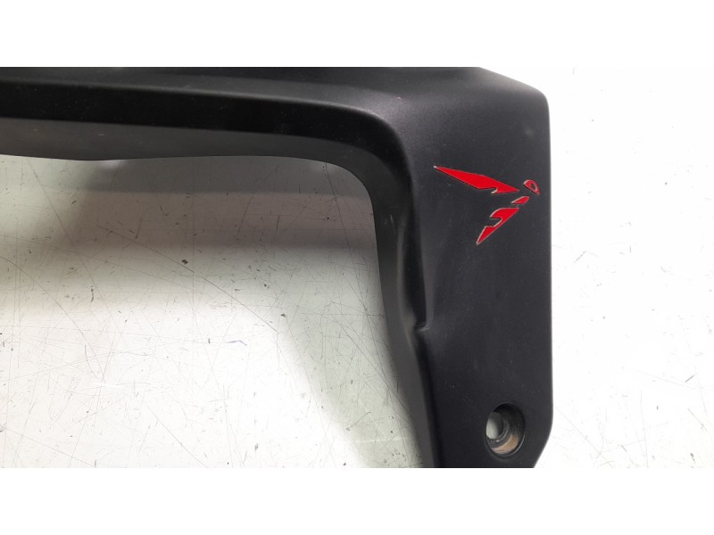 Recambio de moldura para honda cb 750 hornet referencia OEM IAM 64336MLBD00  