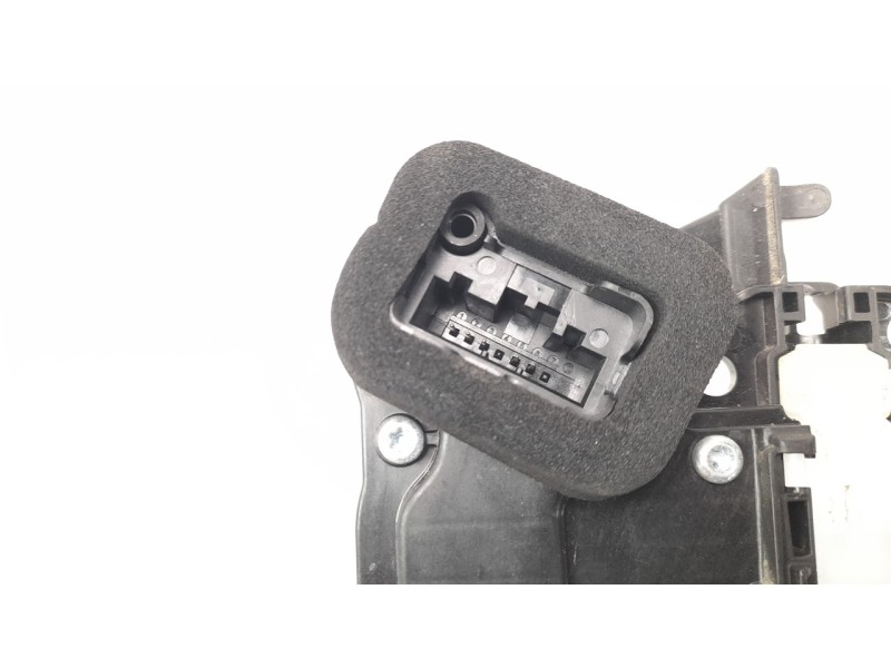 Recambio de cerradura puerta trasera izquierda para volkswagen polo 1.0 tsi referencia OEM IAM 10A839015  