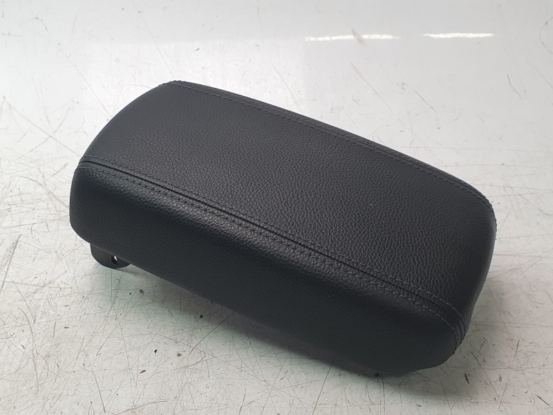 Recambio de apoyabrazos central para kia stonic (ybcuv) drive referencia OEM IAM 84660H8000WK  