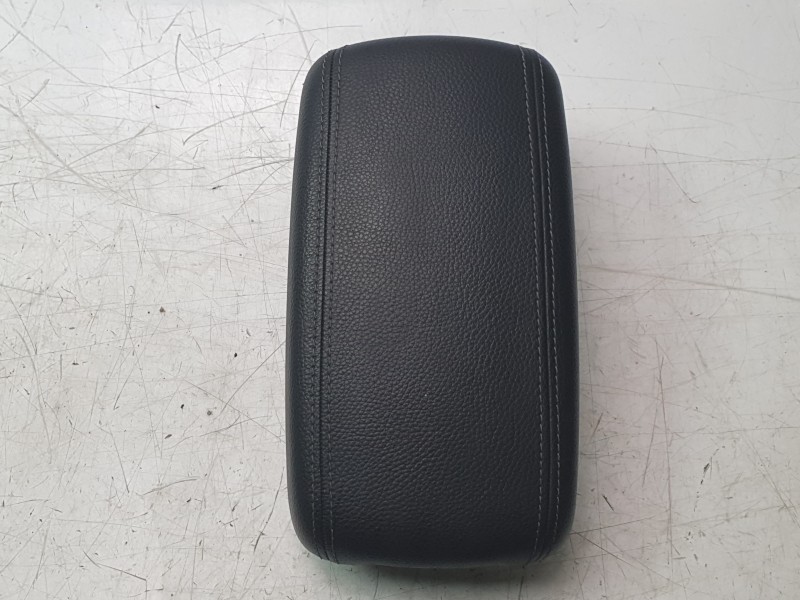 Recambio de apoyabrazos central para kia stonic (ybcuv) drive referencia OEM IAM 84660H8000WK  
