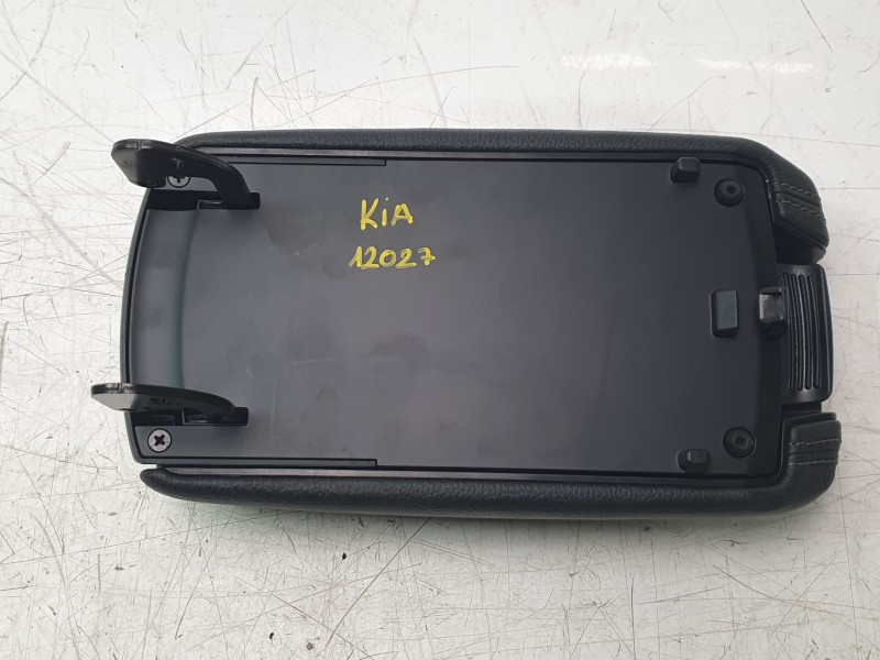 Recambio de apoyabrazos central para kia stonic (ybcuv) drive referencia OEM IAM 84660H8000WK  