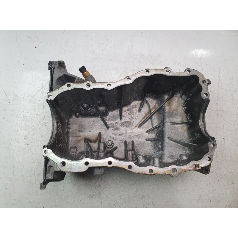 Recambio de carter para renault megane iv hatchback (b9a/m/n_) 1.5 blue dci 115 (b9a6) referencia OEM IAM 111103579R  