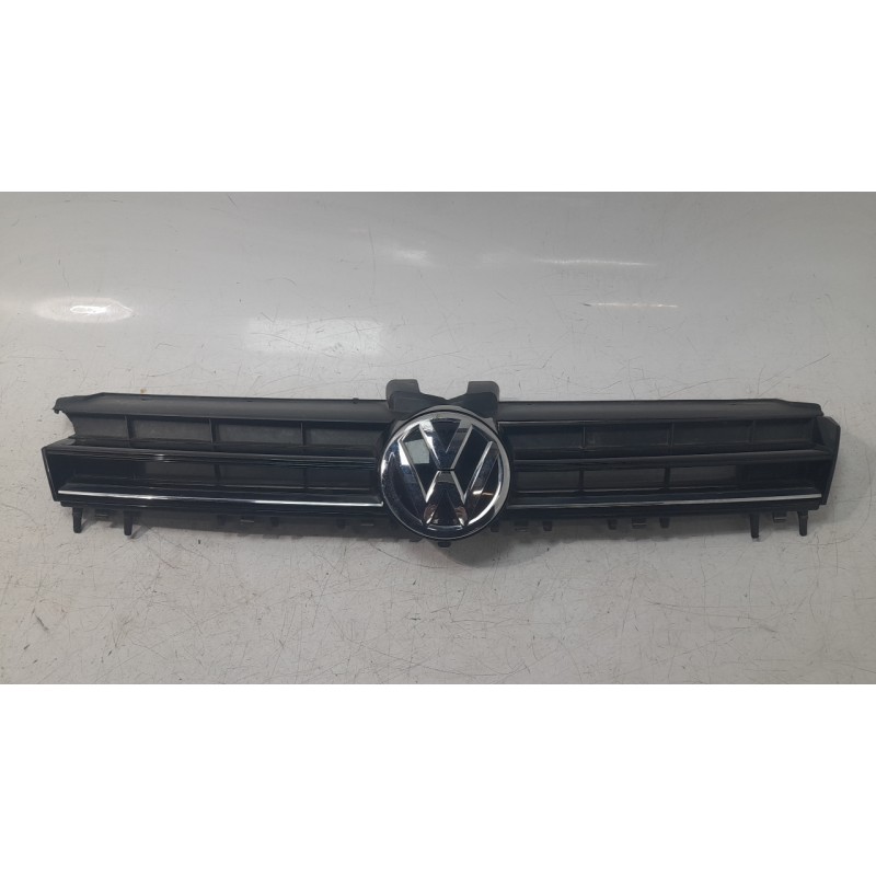 Recambio de rejilla delantera para volkswagen golf vii lim. (5g1) 1.6 16v tdi dpf referencia OEM IAM 5G0853653E  107236204 , VG4
