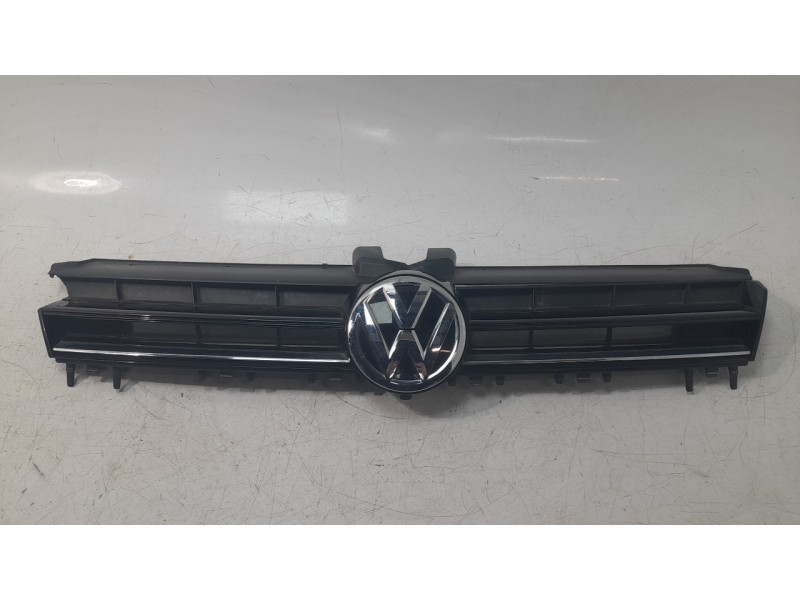 Recambio de rejilla delantera para volkswagen golf vii lim. (5g1) 1.6 16v tdi dpf referencia OEM IAM 5G0853653E  107236204 , VG4