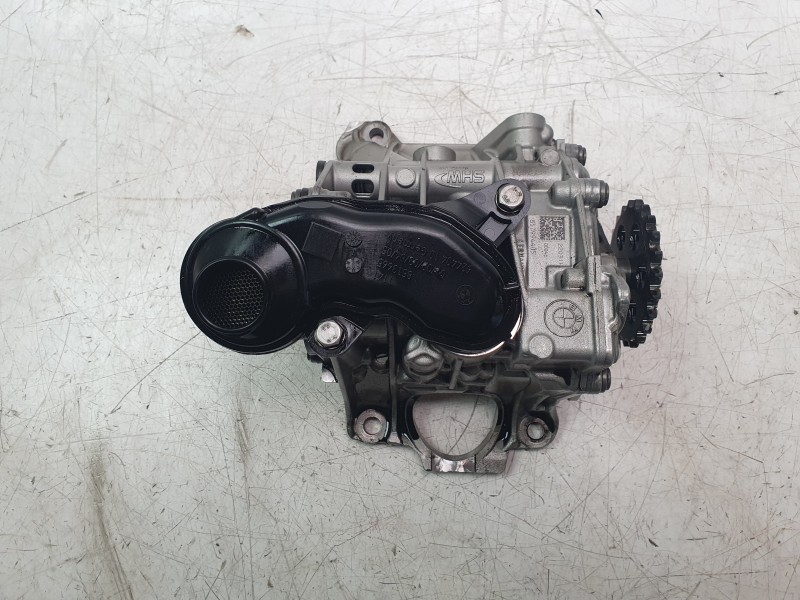 Recambio de bomba aceite para bmw serie x3 (g01) xdrive 20d referencia OEM IAM 8513665  