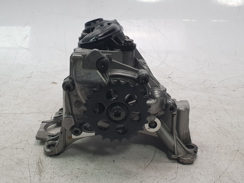 Recambio de bomba aceite para bmw serie x3 (g01) xdrive 20d referencia OEM IAM 8513665  