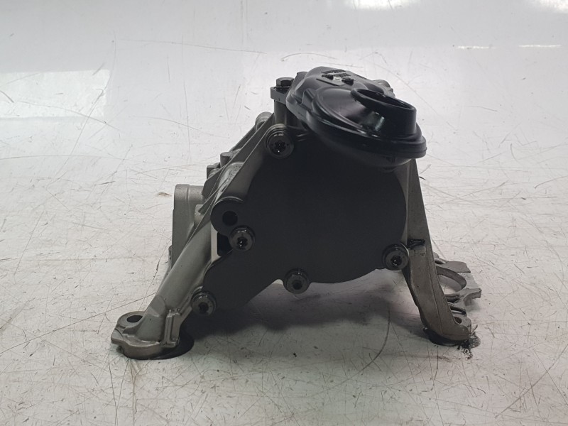 Recambio de bomba aceite para bmw serie x3 (g01) xdrive 20d referencia OEM IAM 8513665  