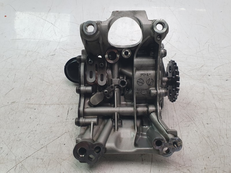 Recambio de bomba aceite para bmw serie x3 (g01) xdrive 20d referencia OEM IAM 8513665  