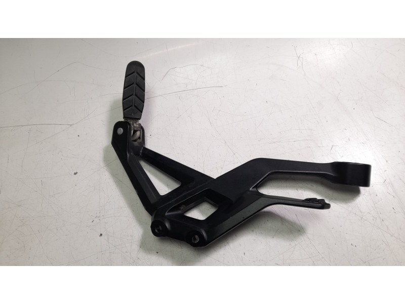 Recambio de estribera derecha para ktm super adventure 1290 super adventure s referencia OEM IAM 61912020090C1  