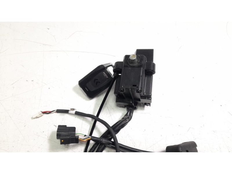 Recambio de conmutador de arranque para ktm super adventure 1290 super adventure s referencia OEM IAM 61911266000  