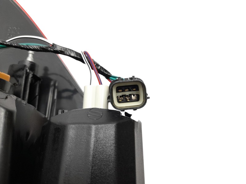 Recambio de piloto trasero izquierdo para mitsubishi l 200 (ka0/kb0) referencia OEM IAM MN157913 108702951 108702951/MB8214054/2