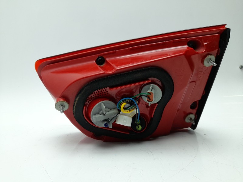 Recambio de piloto trasero izquierdo interior para kia rio iv (yb, sc, fb) 1.25 referencia OEM IAM 92403H8010  