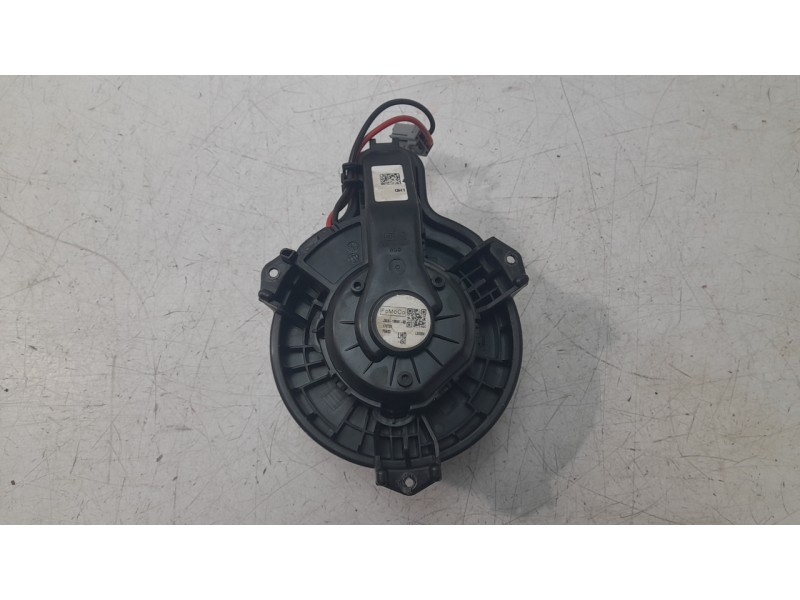 Recambio de ventilador calefaccion para ford kuga hybrid st-line x referencia OEM IAM 2587601  34631