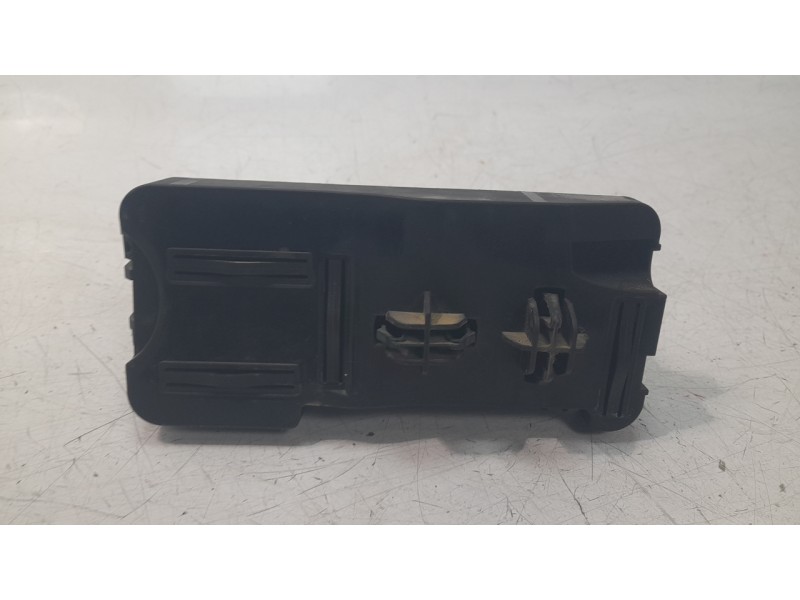 Recambio de caja reles / fusibles para ford kuga hybrid st-line x referencia OEM IAM LX6T14D068HAG  