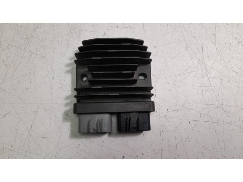 Recambio de regulador de corriente para bmw f 900 r referencia OEM IAM 946761801 12319467618 