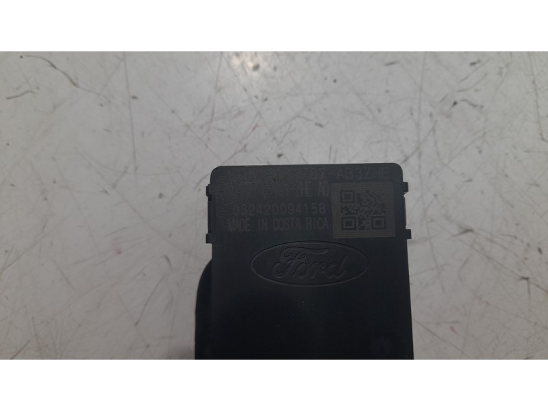 Recambio de luz interior para ford kuga hybrid st-line x referencia OEM IAM LJ6A13K767AD3ZHE  