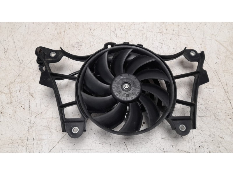 Recambio de electroventilador para honda cb 750 hornet referencia OEM IAM 19020MFGD01  