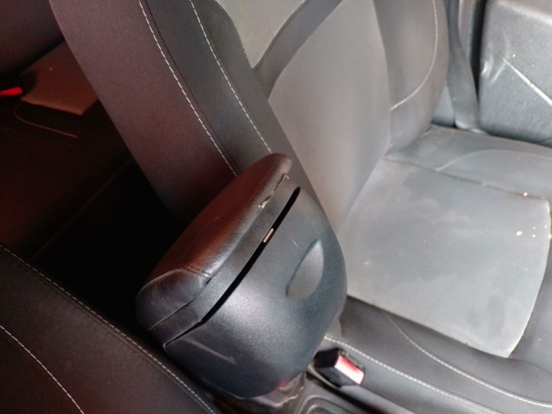 Recambio de apoyabrazos central para dacia duster (hs_) 1.2 tce 125 referencia OEM IAM   