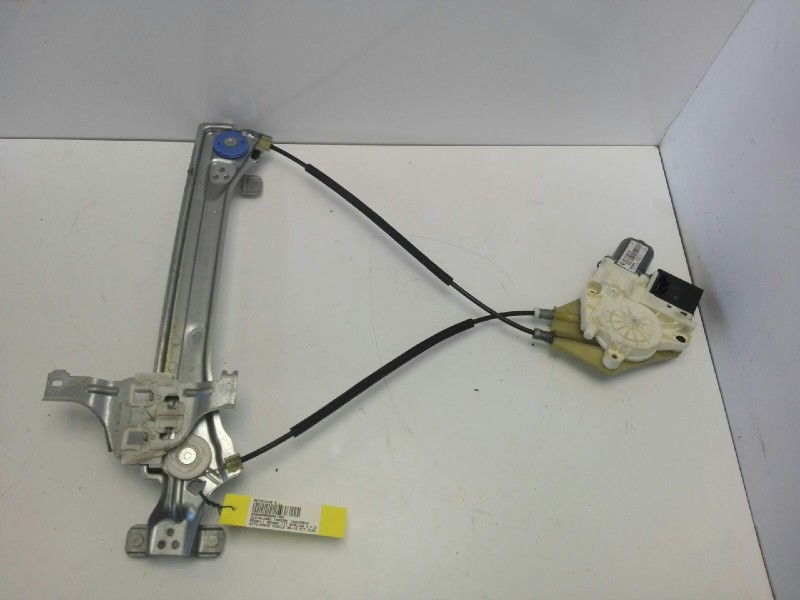 Recambio de elevalunas trasero izquierdo para renault megane iii berlina 5 p dynamique referencia OEM IAM 827210003R 106198618 1