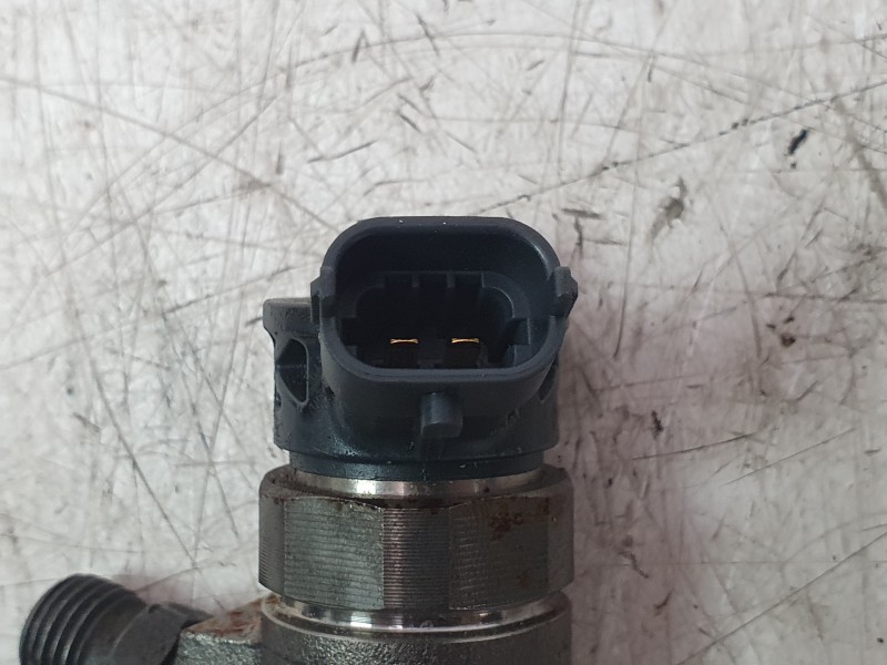 Recambio de inyector para renault megane iv hatchback (b9a/m/n_) 1.5 blue dci 115 (b9a6) referencia OEM IAM 0445876882 B2A5IWF 