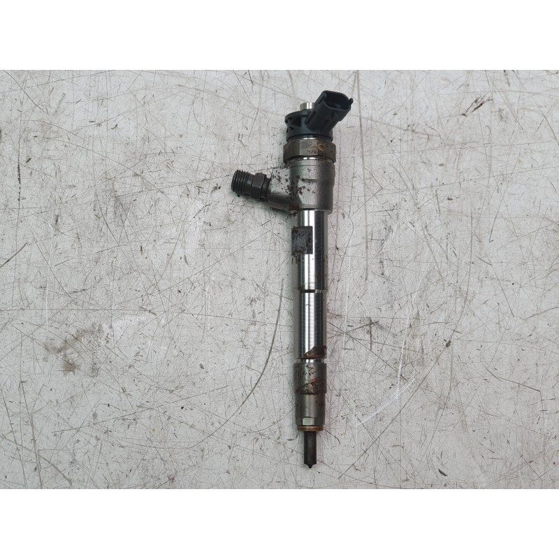 Recambio de inyector para renault megane iv hatchback (b9a/m/n_) 1.5 blue dci 115 (b9a6) referencia OEM IAM 0445110800 AIR1EWE 