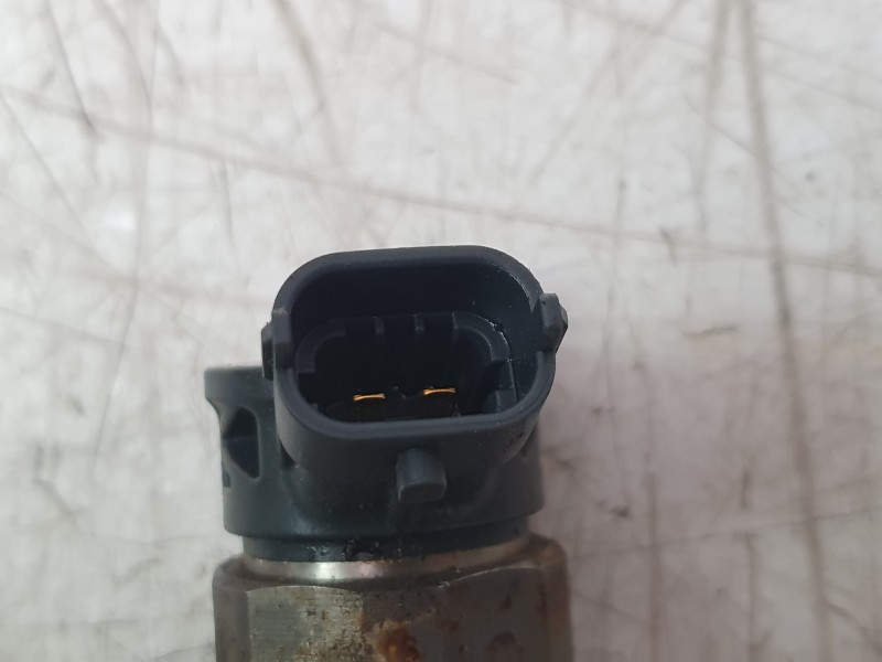 Recambio de inyector para renault megane iv hatchback (b9a/m/n_) 1.5 blue dci 115 (b9a6) referencia OEM IAM 0445110800 AIR1EWE 