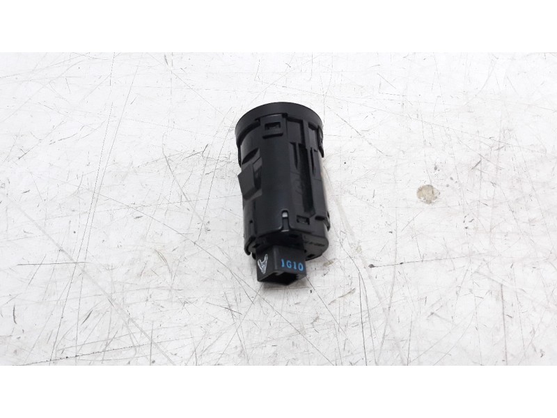 Recambio de interruptor para mazda 3 berlina (bp) referencia OEM IAM BHR1663S0A  