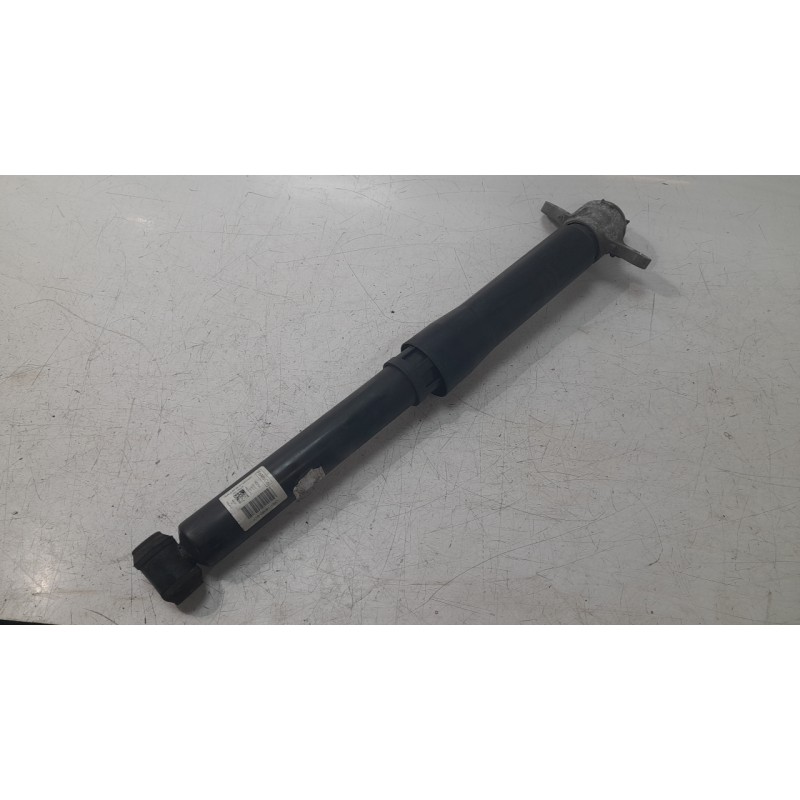 Recambio de amortiguador trasero derecho para ford kuga hybrid st-line x referencia OEM IAM LX6118080SCG  