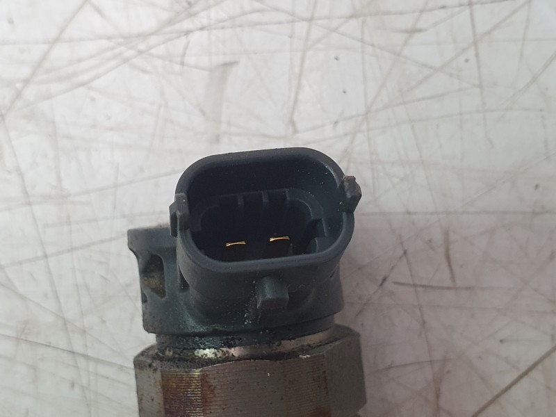 Recambio de inyector para renault megane iv hatchback (b9a/m/n_) 1.5 blue dci 115 (b9a6) referencia OEM IAM 0445B76882 A1A1CNB 