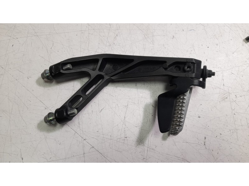 Recambio de estribo lateral para yamaha yzf-r yzf- r7 referencia OEM IAM B3L2744100  