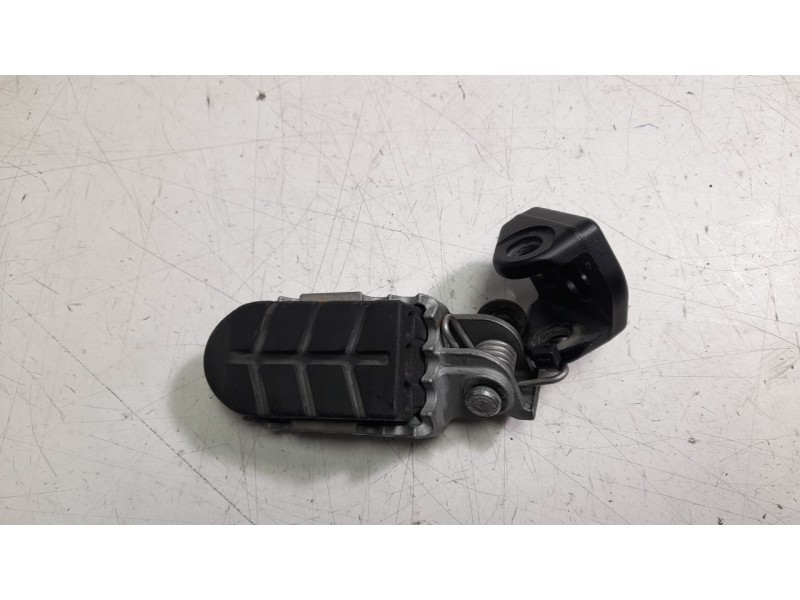 Recambio de estribera derecha para ktm super adventure 1290 super adventure s referencia OEM IAM 61903040033  