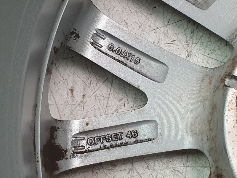 Recambio de llanta para kia rio iv (yb, sc, fb) 1.25 referencia OEM IAM 52910H8150  