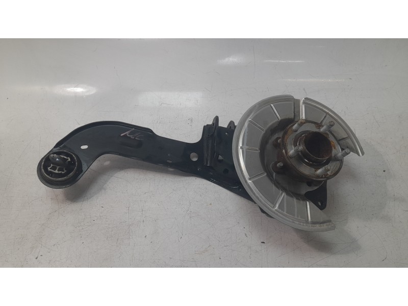 Recambio de mangueta trasera derecha para ford kuga hybrid st-line x referencia OEM IAM LX615A968BE  