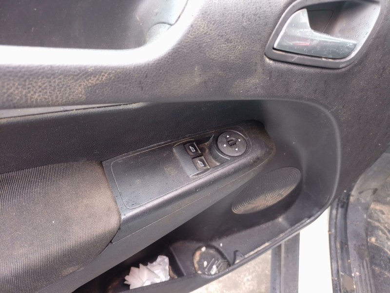 Recambio de mando elevalunas delantero izquierdo para ford transit courier b460 furgoneta/monovolumen 1.5 tdci referencia OEM IA