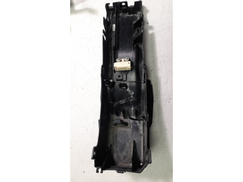 Recambio de soporte bateria para yamaha yzf-r yzf- r7 referencia OEM IAM BEB8212B0000  