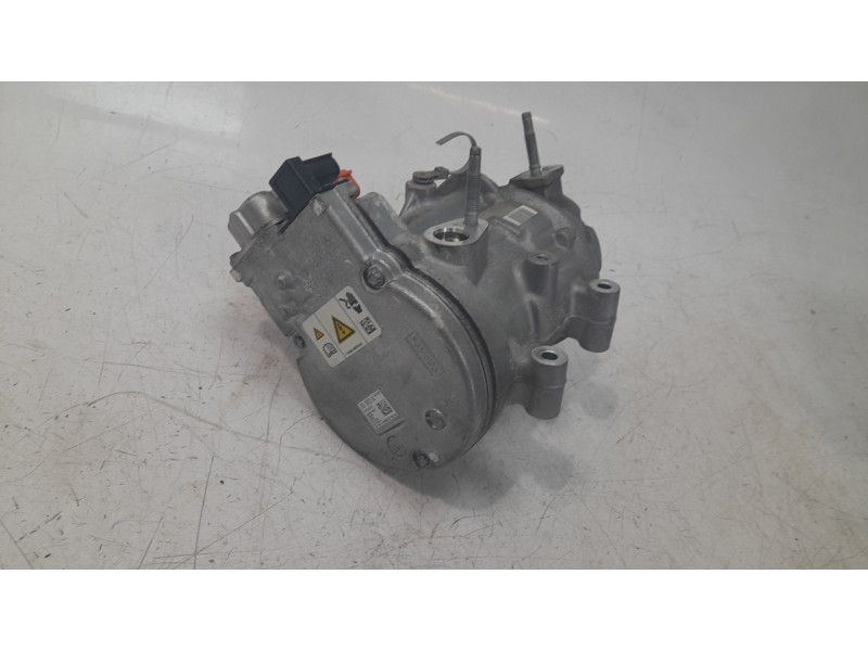 Recambio de compresor aire acondicionado para ford kuga hybrid st-line x referencia OEM IAM LX6A19D623AC 2459450 