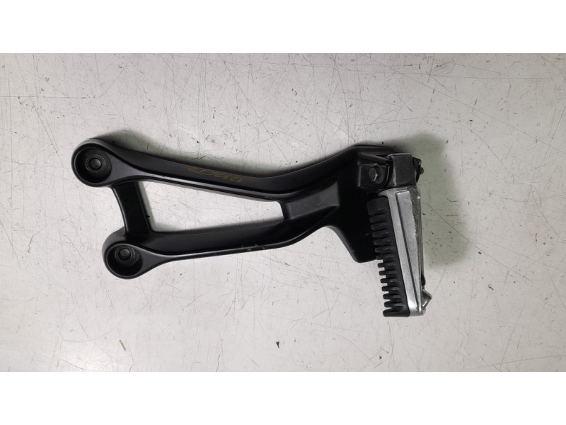 Recambio de estribo lateral para yamaha mt mt-07 tracer (rm14) referencia OEM IAM BC6F742L0100  