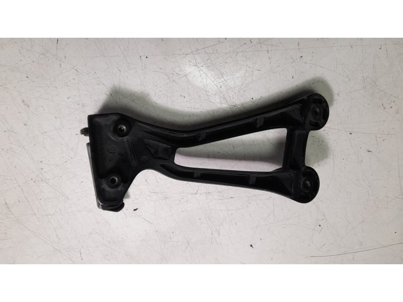Recambio de estribo lateral para yamaha mt mt-07 tracer (rm14) referencia OEM IAM BC6F742L0100  
