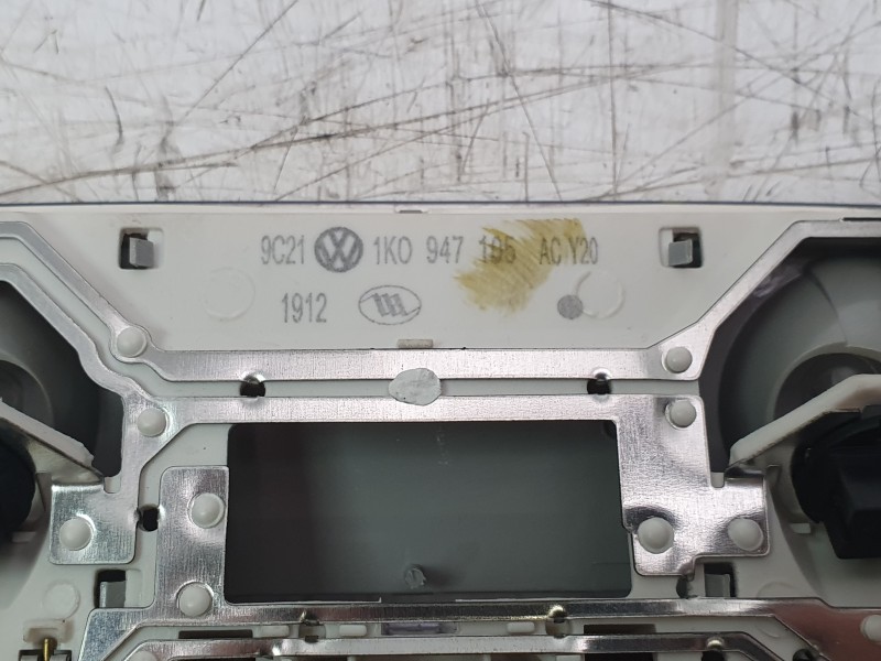 Recambio de luz interior para seat leon (5f1) 1.5 tsi referencia OEM IAM 1K0947105  
