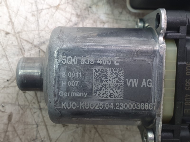 Recambio de elevalunas trasero derecho para volkswagen touran (5t1) 2.0 tdi referencia OEM IAM 5TA839462B  