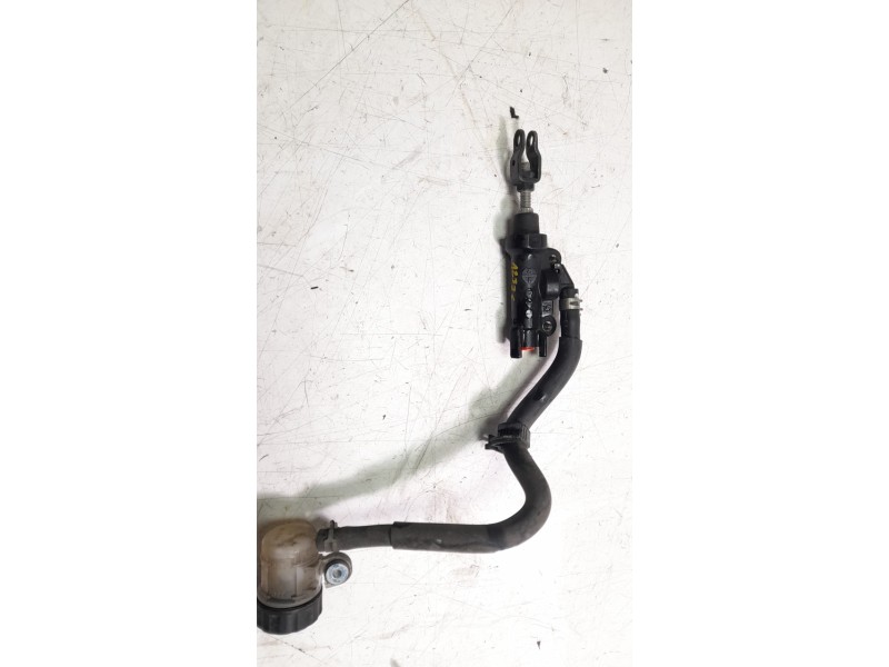 Recambio de bomba freno para yamaha mt mt-07 tracer (rm14) referencia OEM IAM 4P52583V0100  