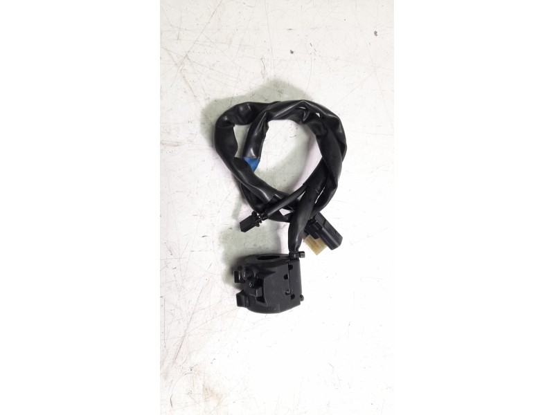 Recambio de piña luces izquierda para yamaha mt mt-07 tracer (rm14) referencia OEM IAM B4T839690000  