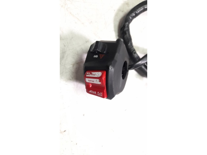 Recambio de piña luces derecha para yamaha mt mt-07 tracer (rm14) referencia OEM IAM B4T839750200  