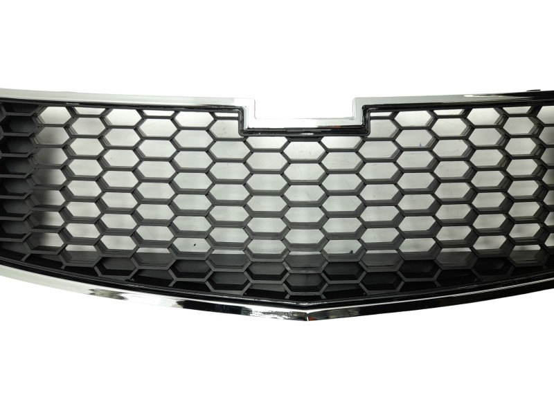 Recambio de rejilla paragolpes central para chevrolet cruze hatchback referencia OEM IAM 96981092 108351504 108351504 , DW040201