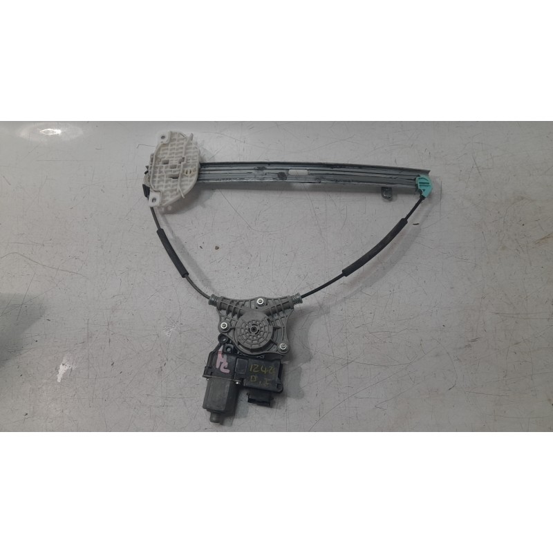 Recambio de elevalunas delantero izquierdo para kia rio iv (yb, sc, fb) 1.25 referencia OEM IAM 82401H8110  