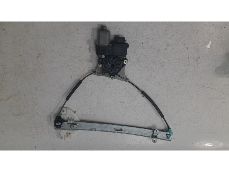 Recambio de elevalunas delantero izquierdo para kia rio iv (yb, sc, fb) 1.25 referencia OEM IAM 82401H8110  
