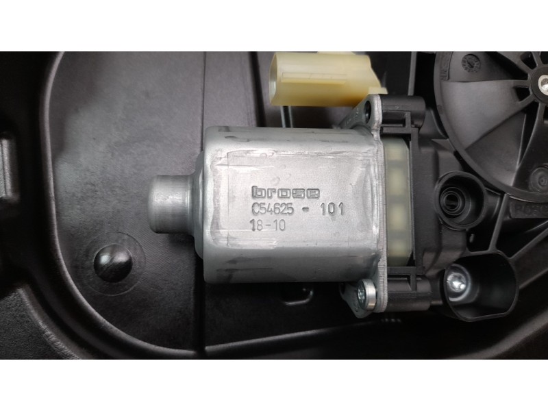 Recambio de elevalunas trasero derecho para jeep compass ii 1.6 m-jet cat referencia OEM IAM 68243944AA  