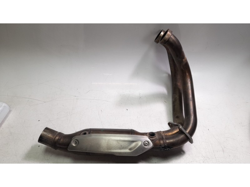 Recambio de colector escape para bmw f 900 r referencia OEM IAM 18518394361  