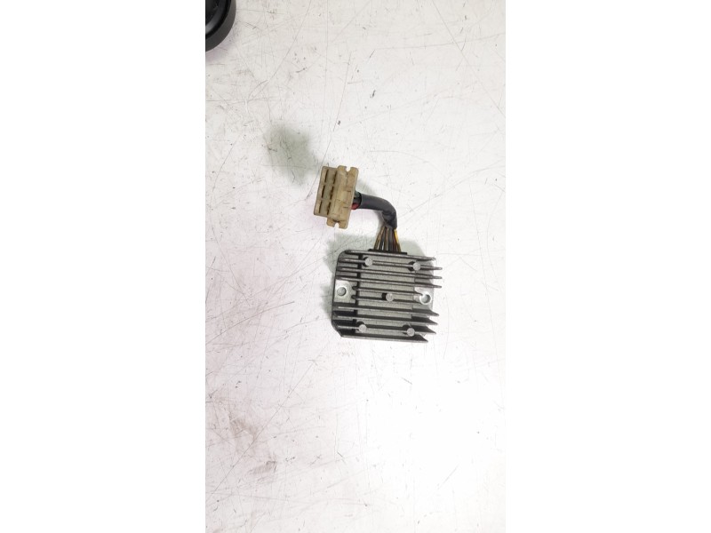 Recambio de regulador de corriente para honda nsr nsr 125 r (jc22) referencia OEM IAM 31600KY4881  