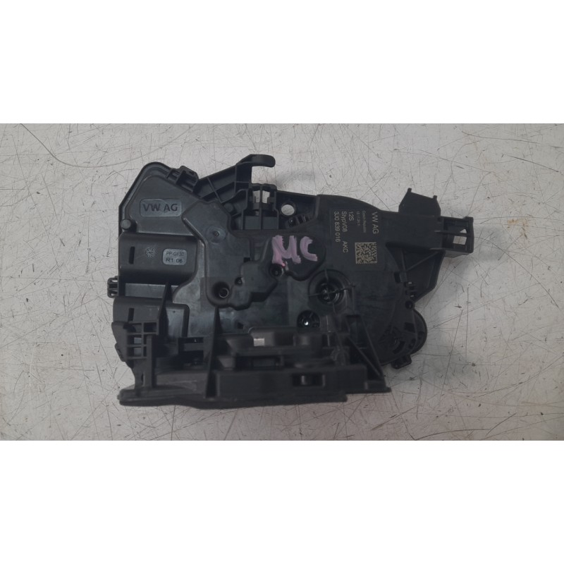 Recambio de cerradura puerta trasera derecha para volkswagen t-roc (a11, d11) 1.0 tsi referencia OEM IAM 3J0839016  